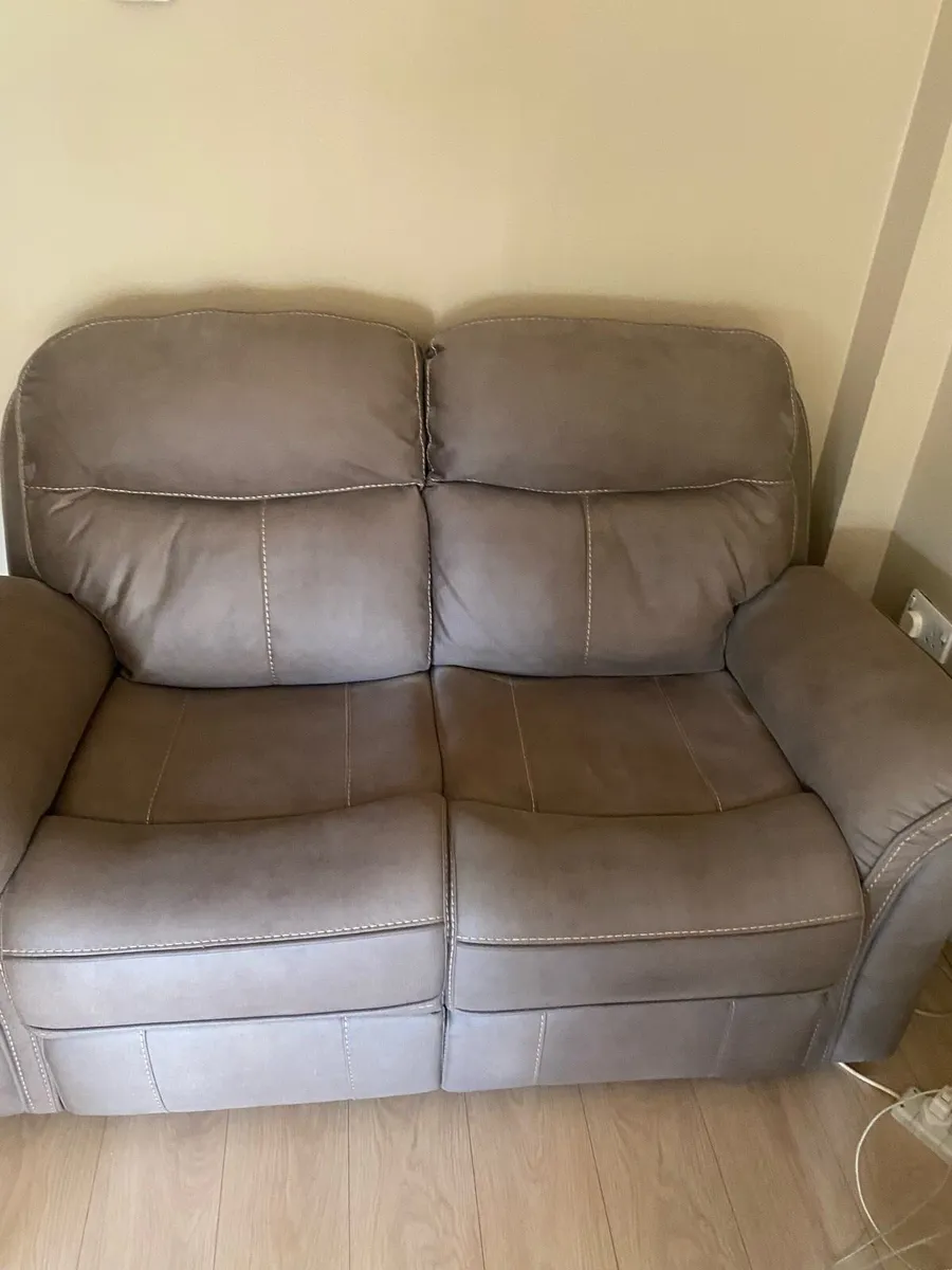 Two seater manual recliner - Image 3