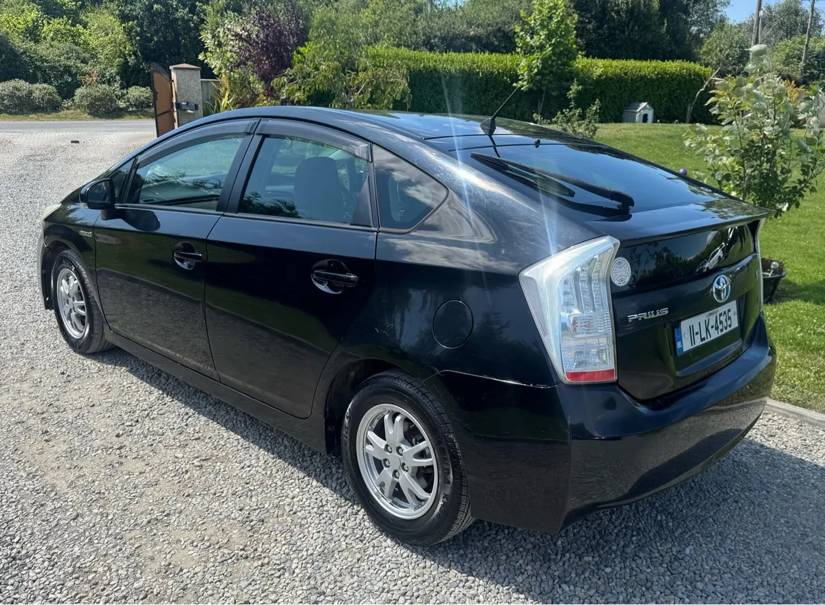 Toyota Prius - Image 4