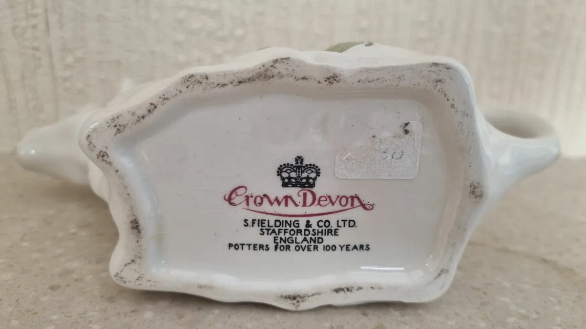 Vintage Crown Devon White Cow Gravy Boat - Image 2