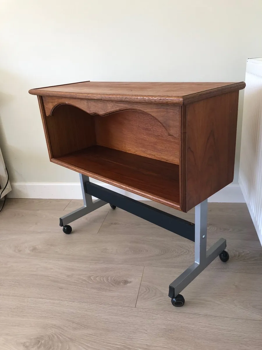TV  Stand (portable) - Image 3