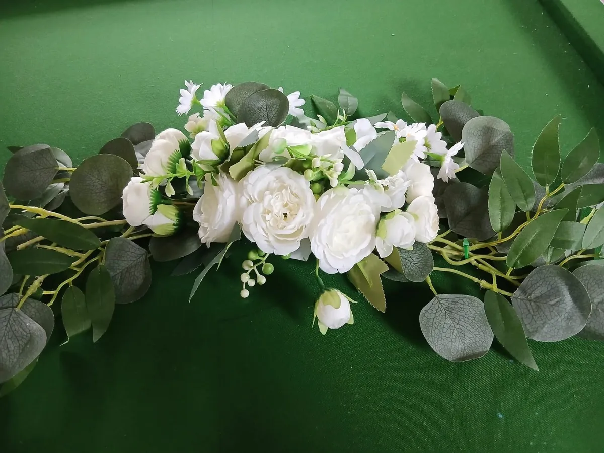 Wedding Pew Ends & Table Centerpieces - Image 3