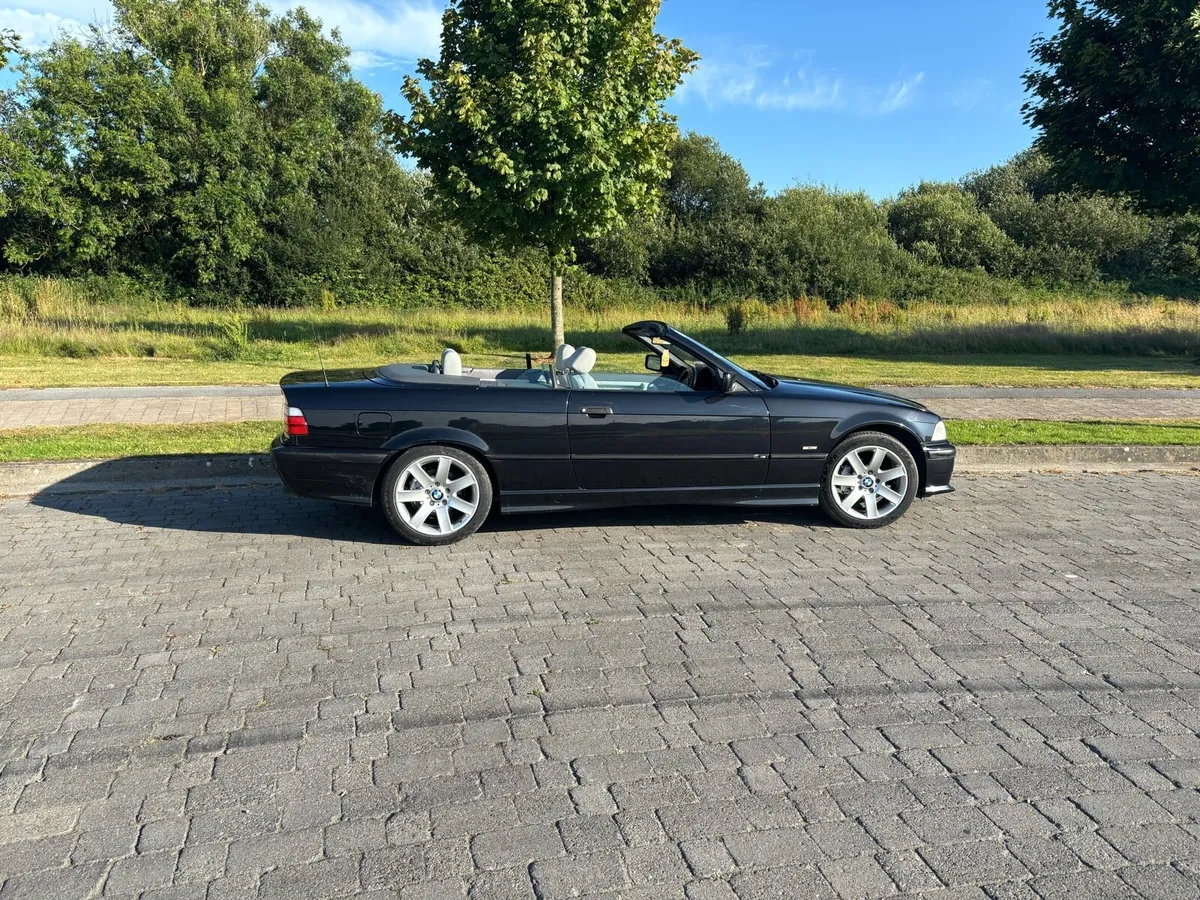 BMW soft top .. New Nct .. beautiful - Image 1