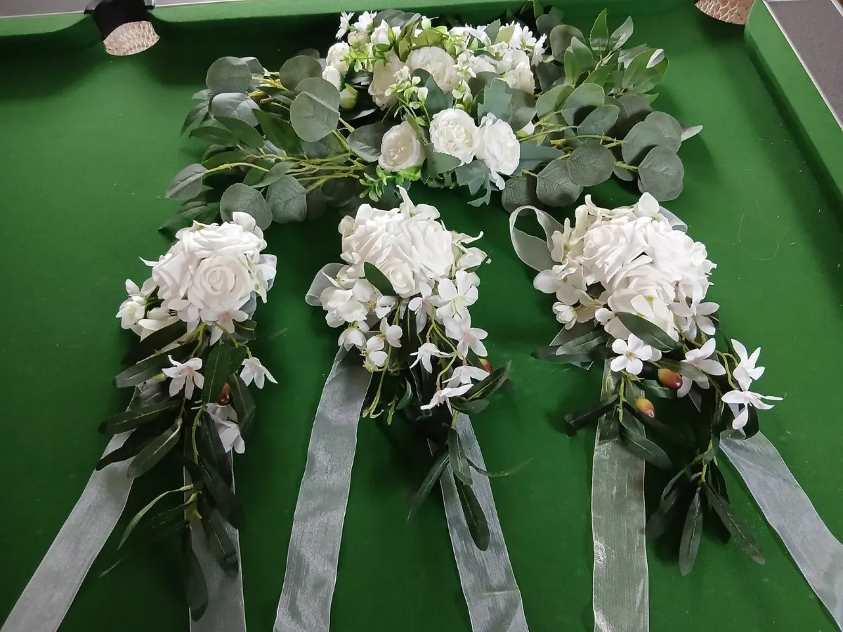 Wedding Pew Ends & Table Centerpieces - Image 1