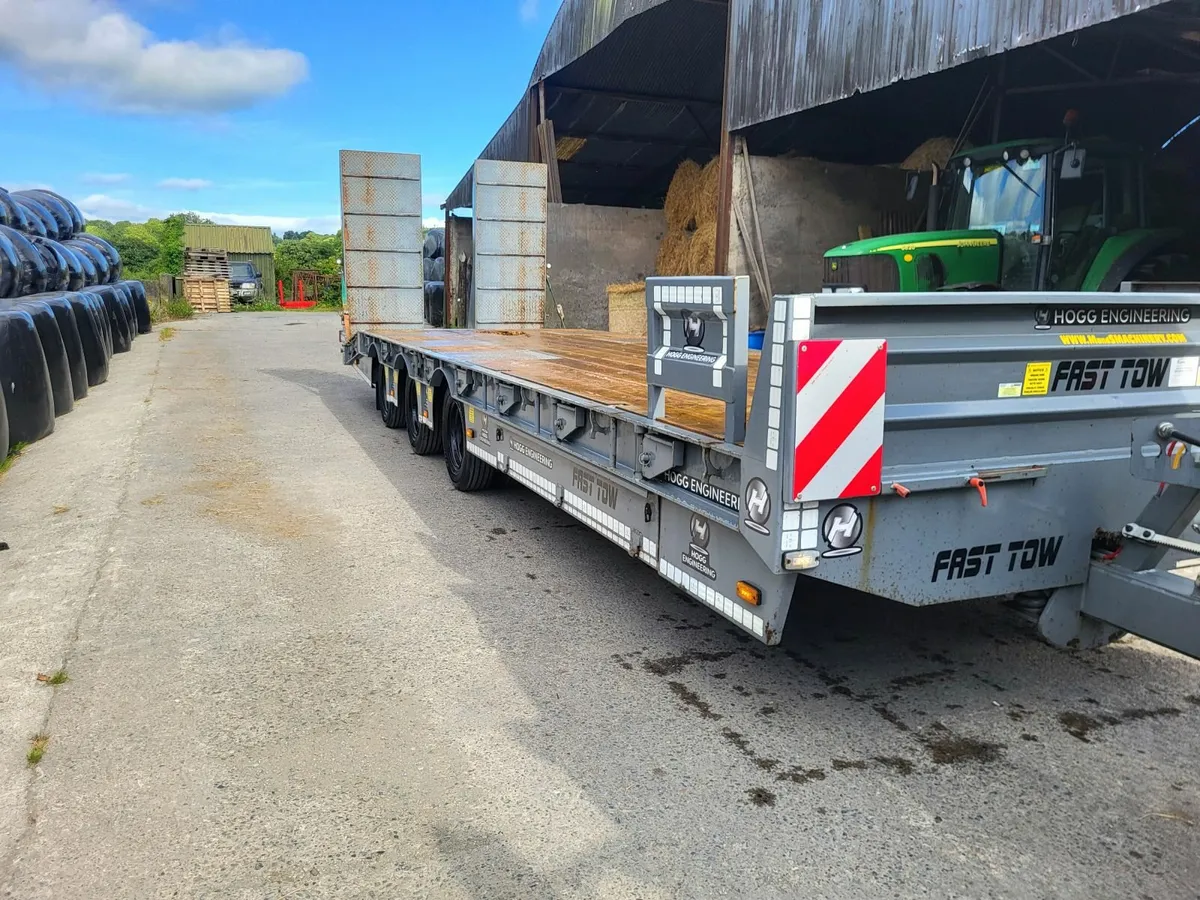 Hogg Tri axle Low loader - Image 1