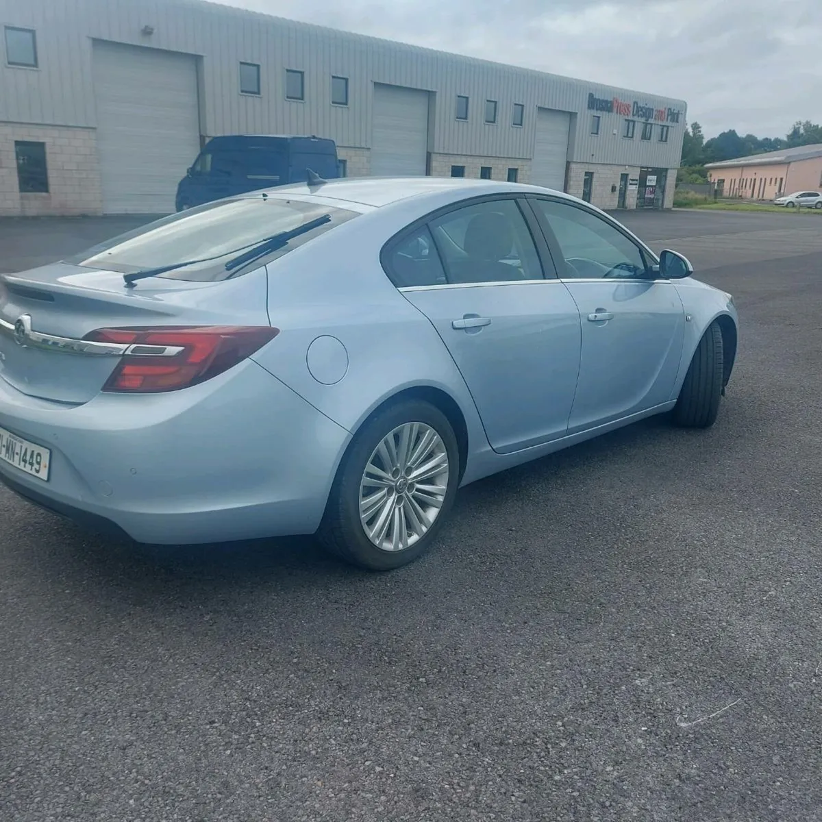 Car - Image 3