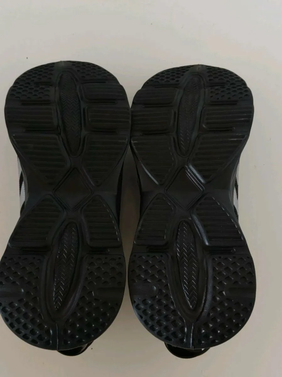 Brand new safety boots, size 8 - Image 3