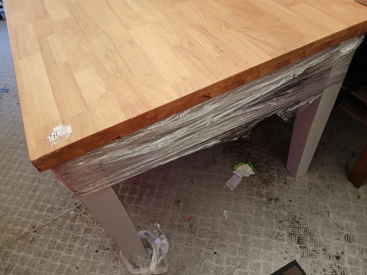 Kitchen table ....5x3...new..delivered. - Image 2
