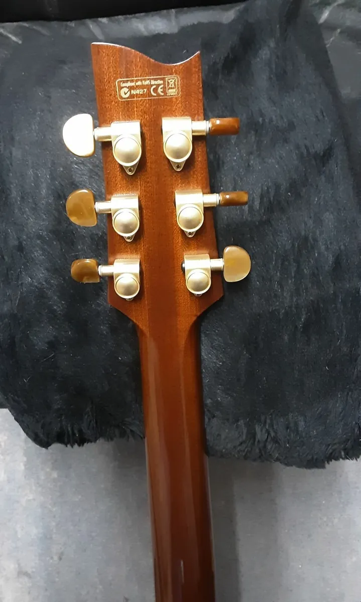 Acoustic guitar - Image 2