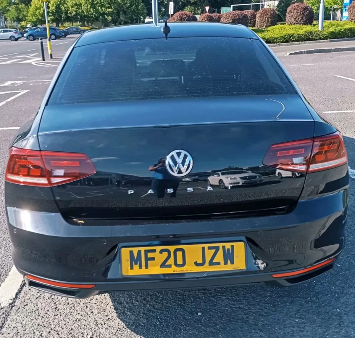 2020 Volkswagen Passat - Image 2