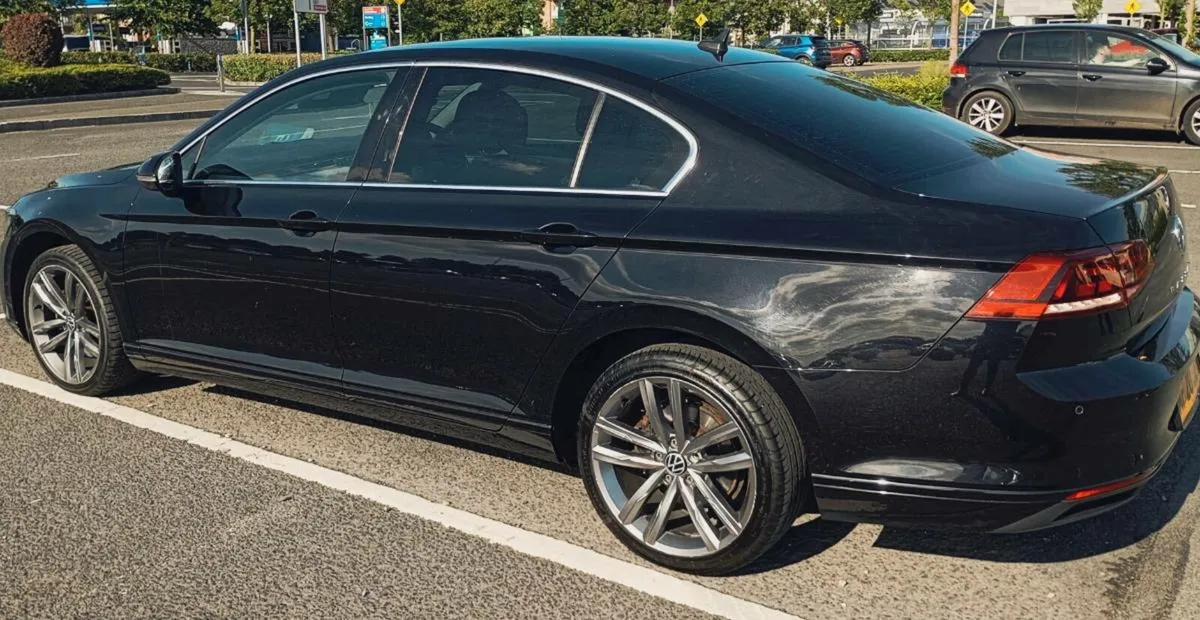 2020 Volkswagen Passat - Image 3