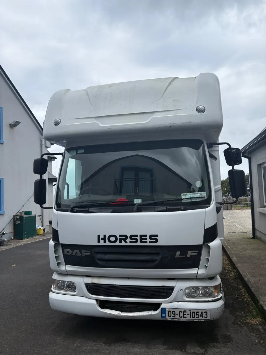Horse Lorry - Image 1