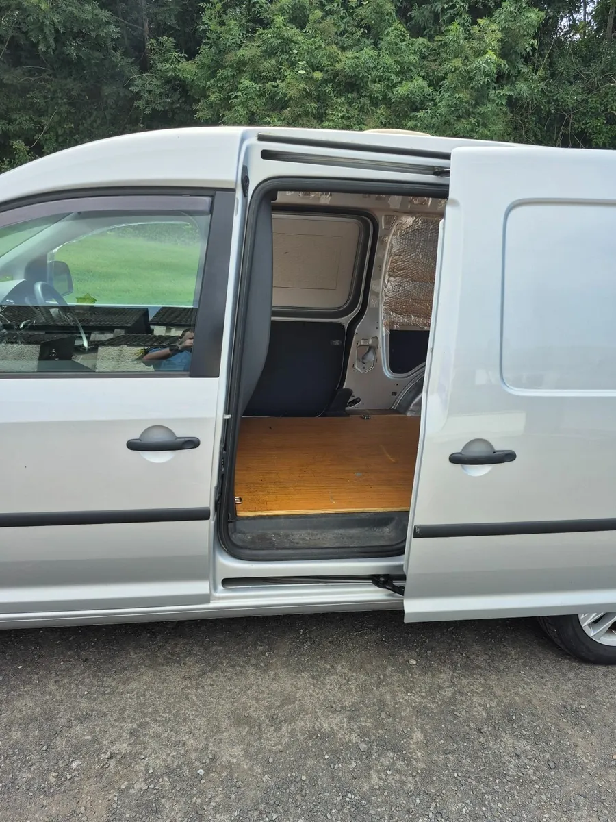 Volkswagen Caddy Maxi 2012 - Image 3