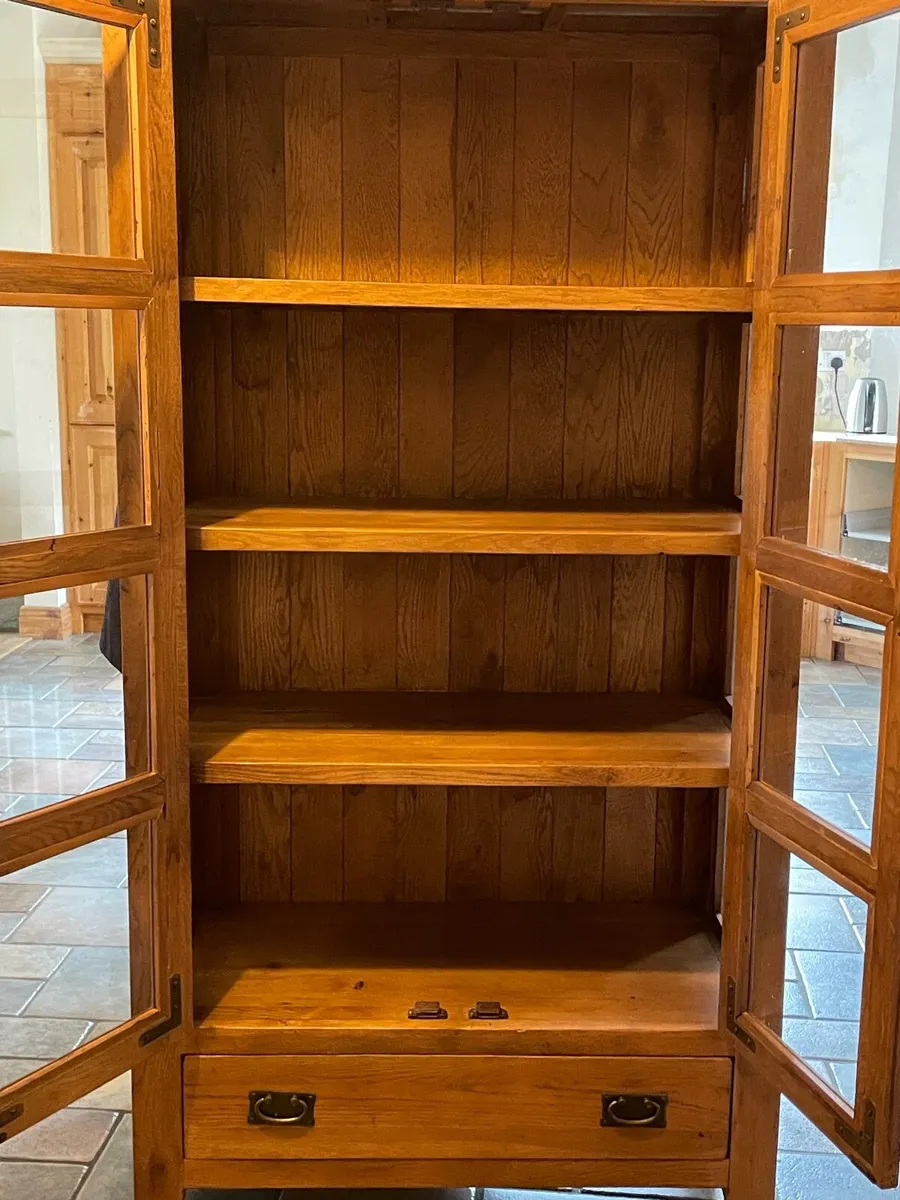 Oak display cabinet - Image 2