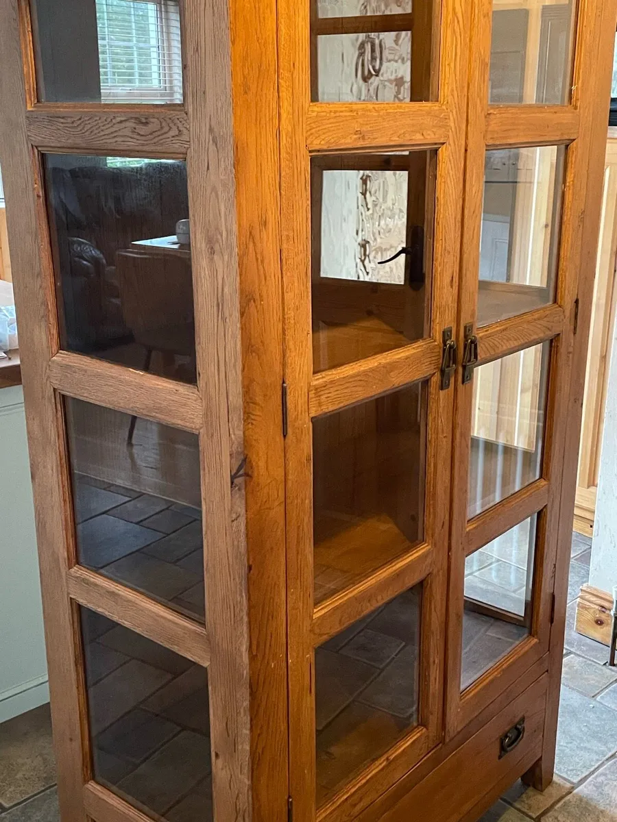 Oak display cabinet - Image 3