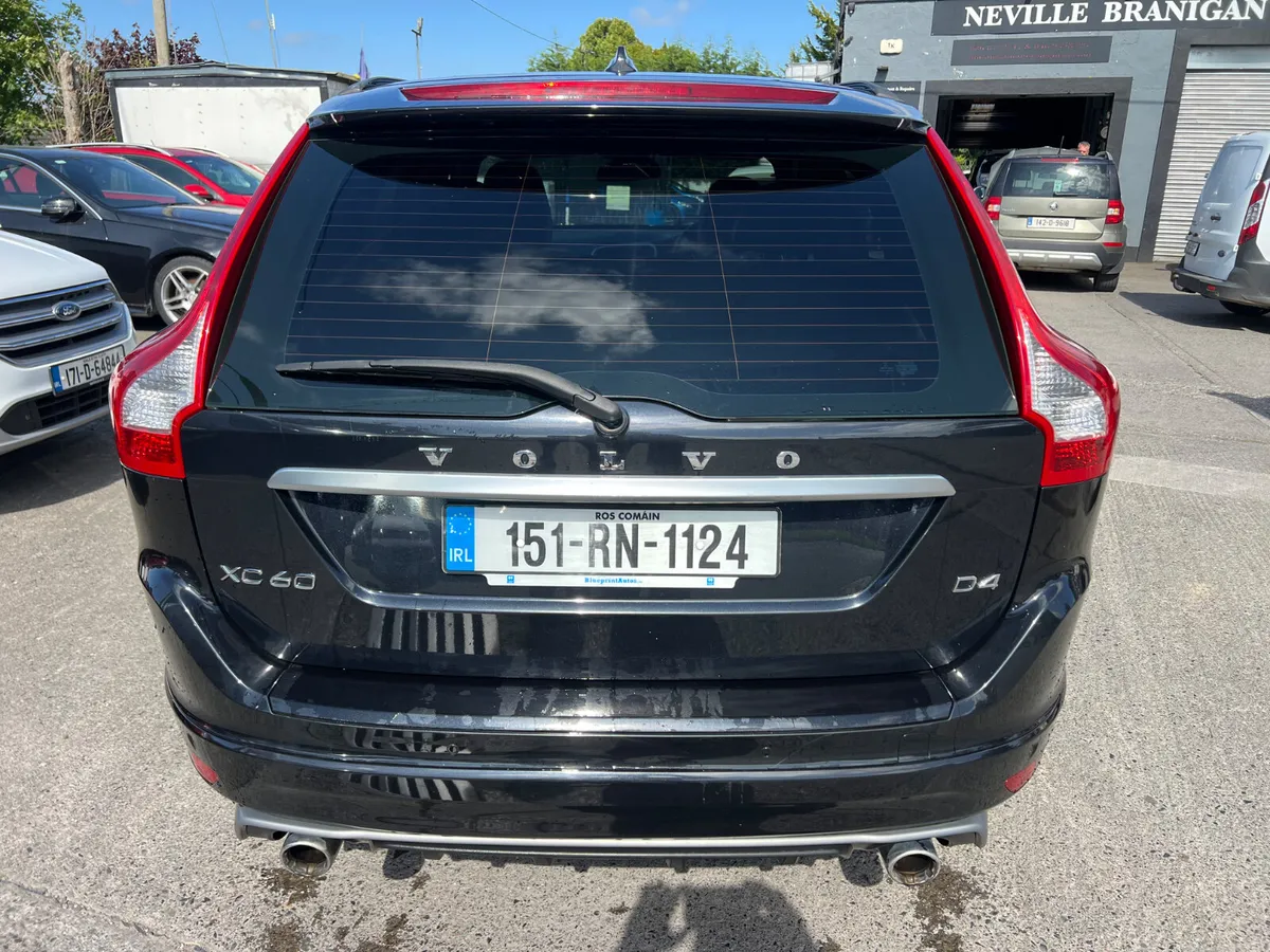 Volvo XC60 2015 R-Design 2.0 D4 (181hp) FWD R- - Image 4
