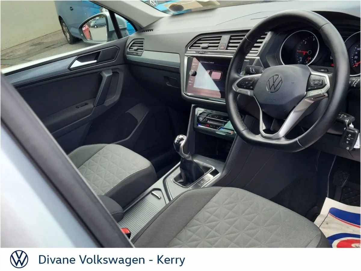 Volkswagen Tiguan Life 2.0tdi 122 BHP - Image 4