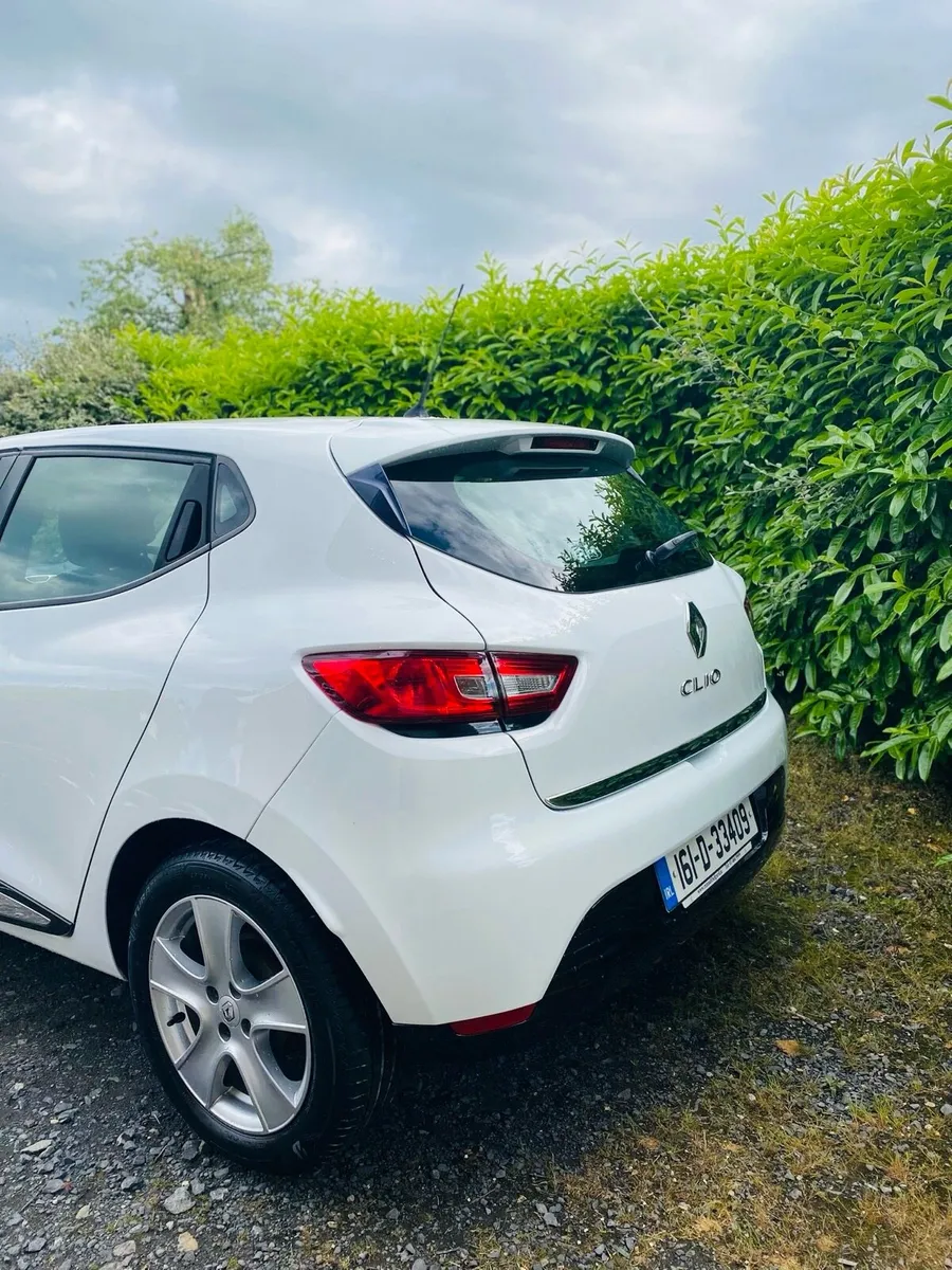 Renault Clio - Image 2