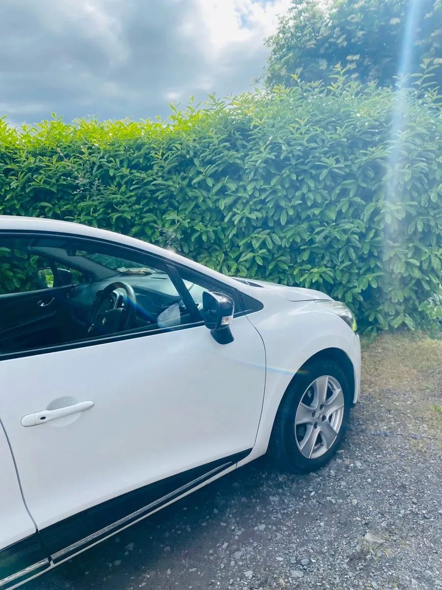 Renault Clio - Image 4