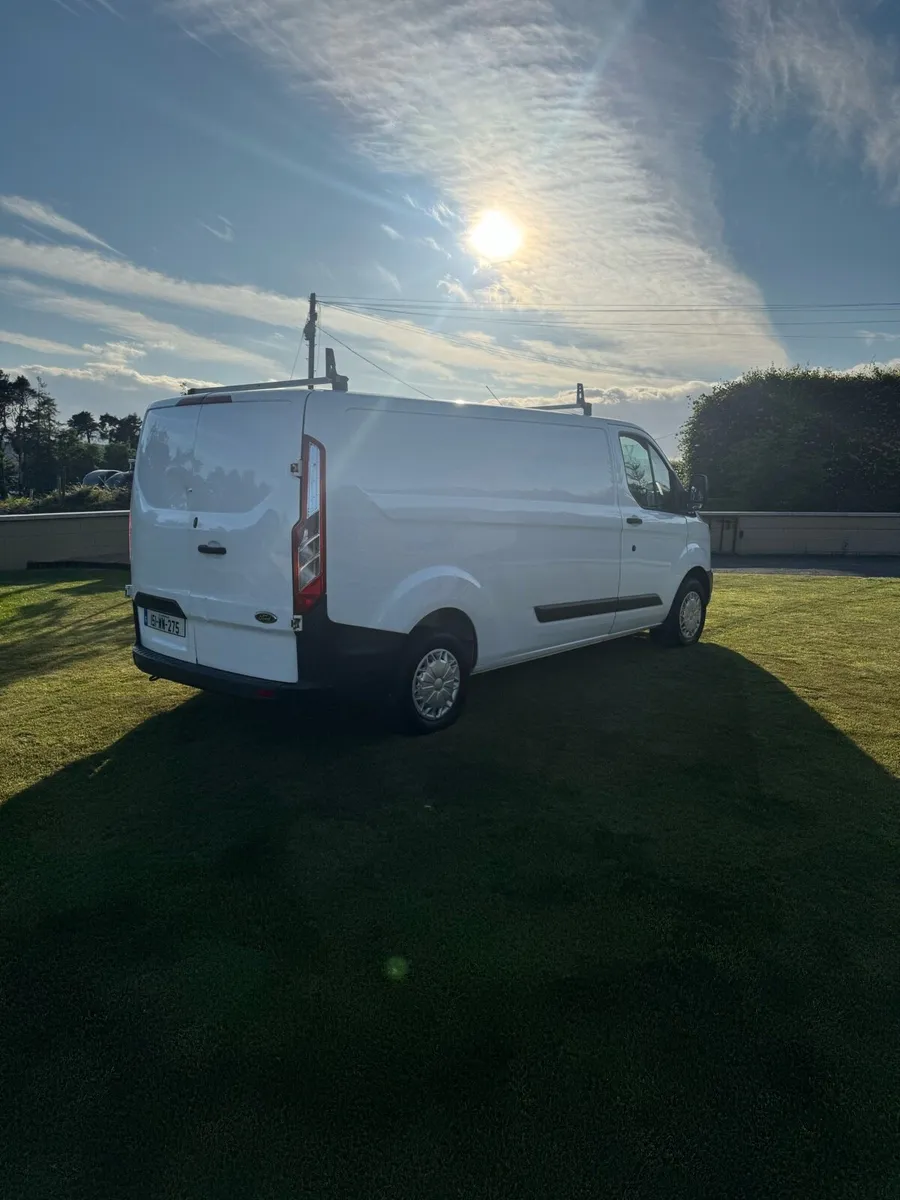 Ford Transit Custom (LWB) - Image 4