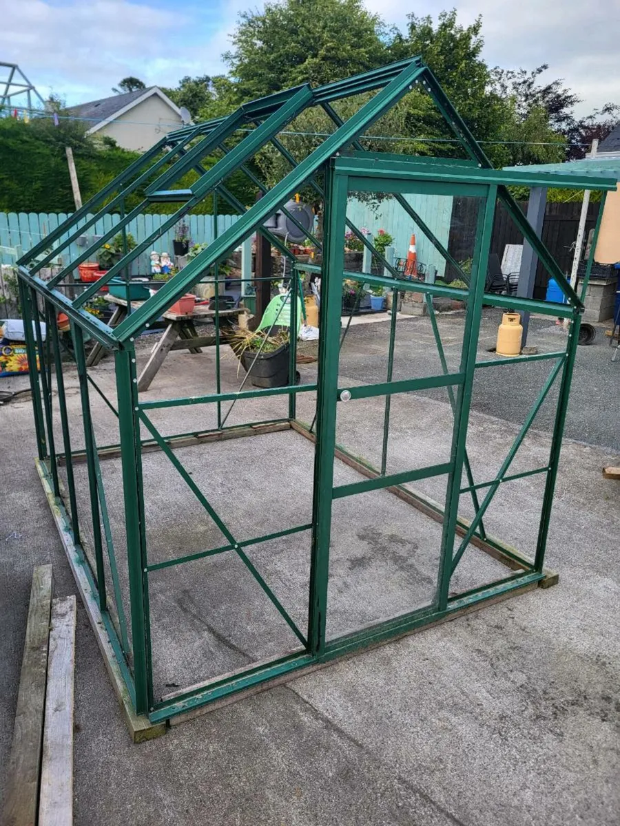 Glass house 8 ft x 6 ft for sale - Image 1