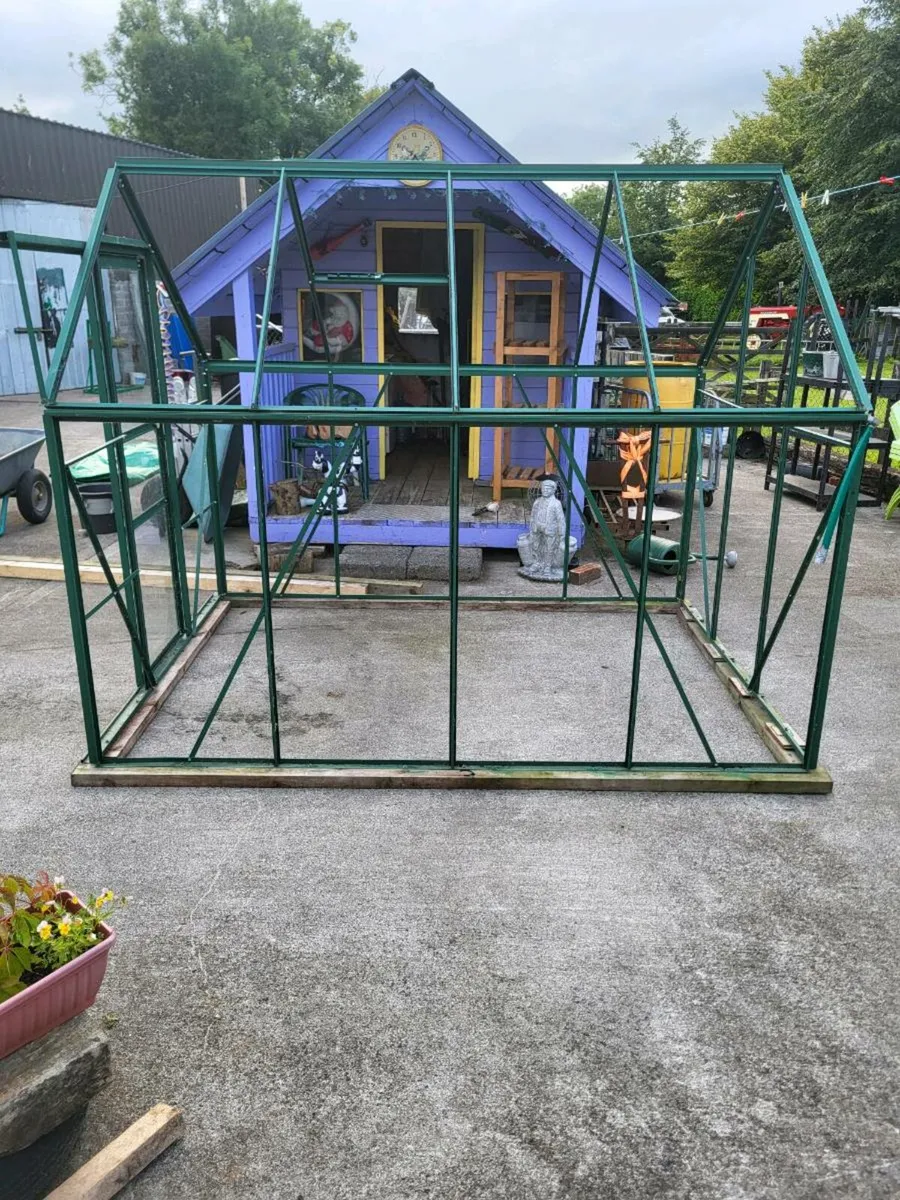 Glass house 8 ft x 6 ft for sale - Image 2