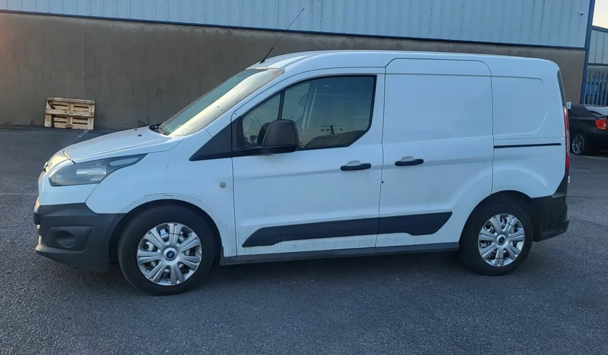 142 Ford Transit Connect Crewcab - Image 1