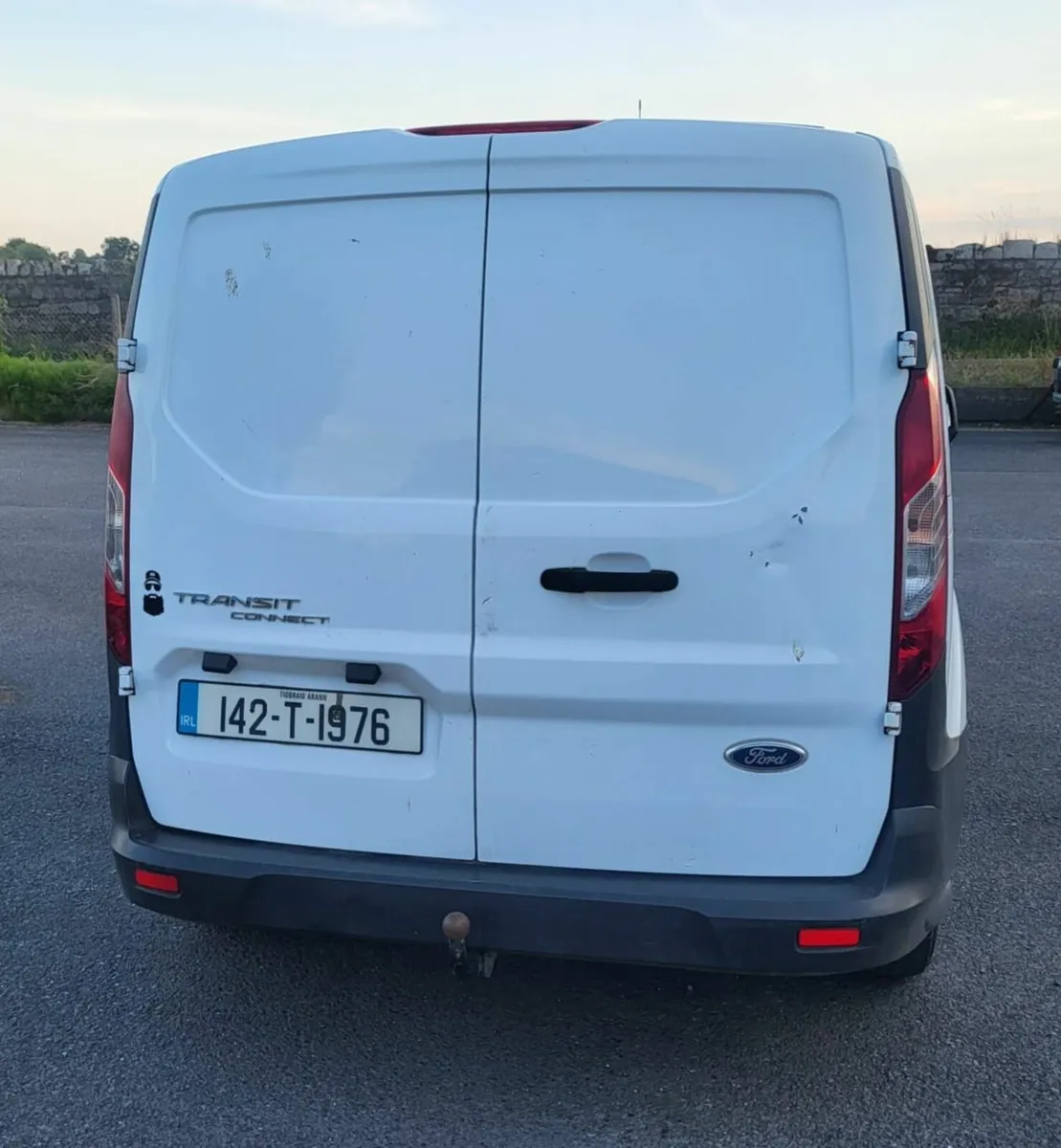 142 Ford Transit Connect Crewcab - Image 3