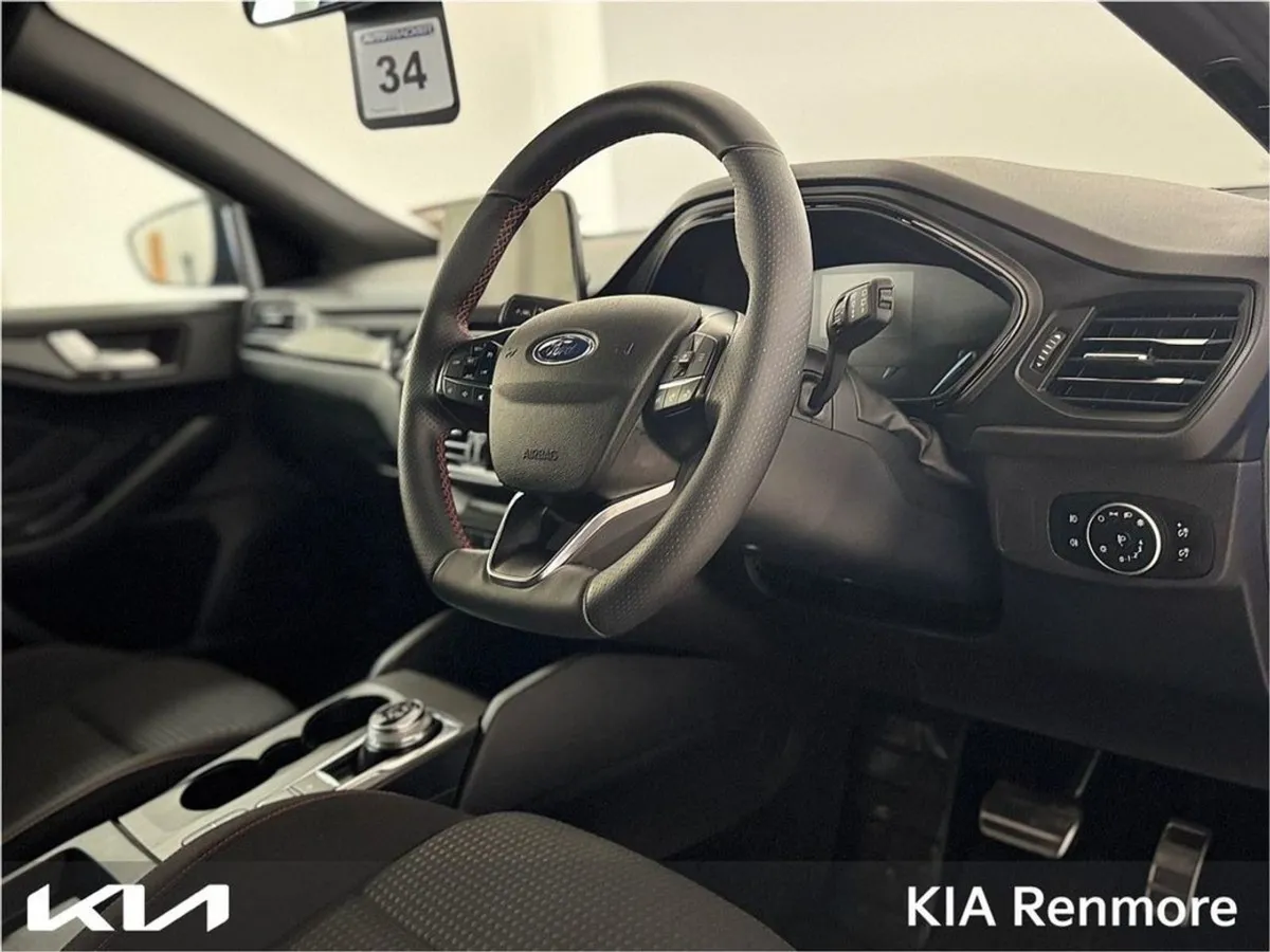 Ford Focus Automatic St-line Edition 1.5td120 A8 - Image 2