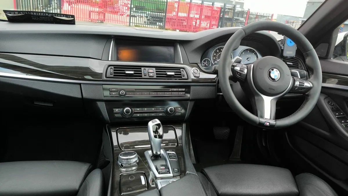 BMW 5-Series 2015  Touring, Panorama - Image 3