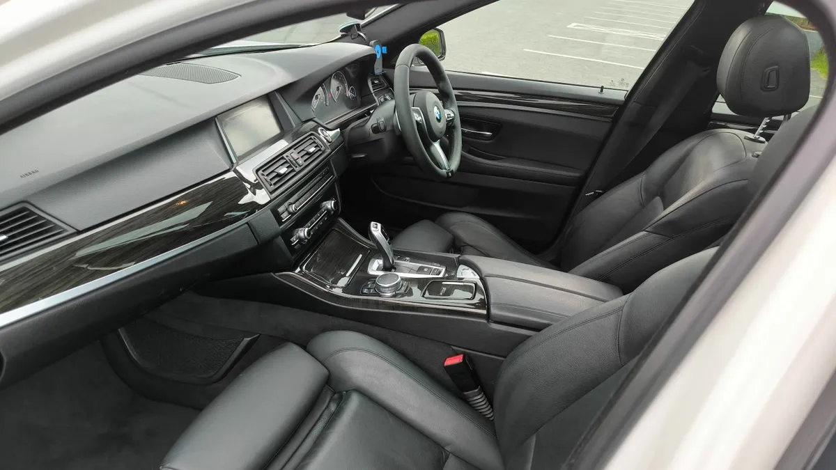 BMW 5-Series 2015  Touring, Panorama - Image 4