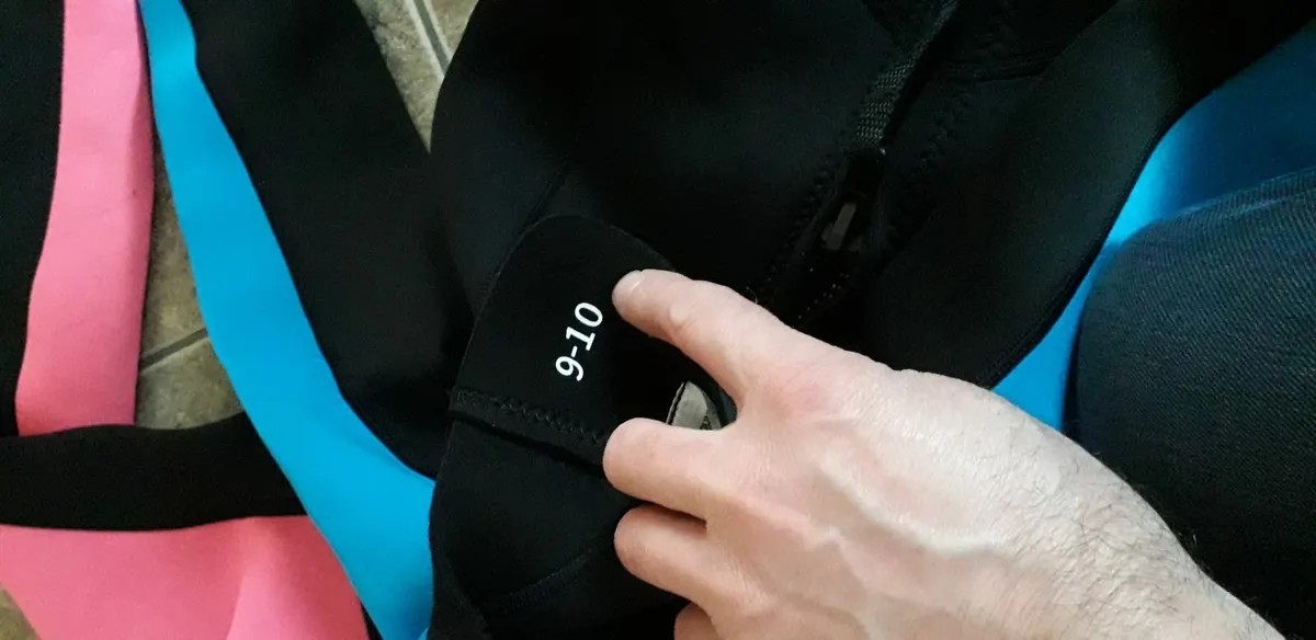 Childrens wet suits - Image 3