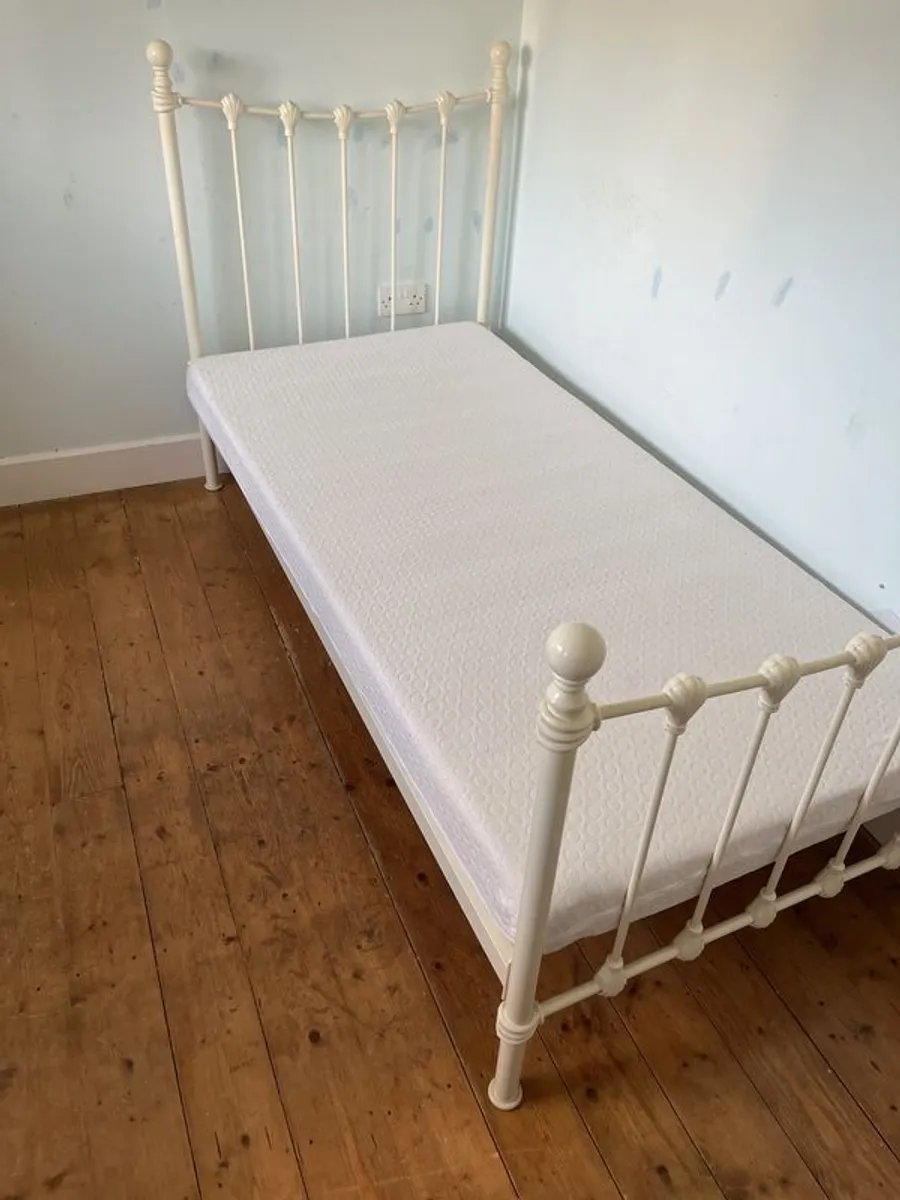 Girls Bed - Image 1