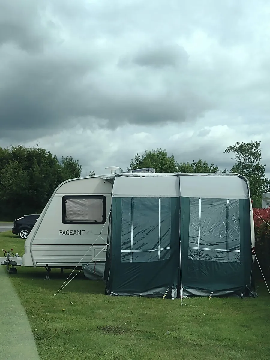 Royal Windsor 260 awning for caravan - Image 2