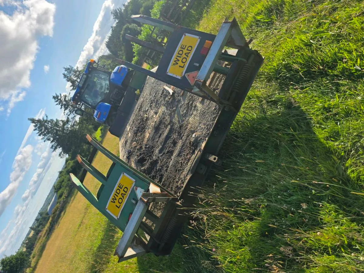Low loader - Image 2