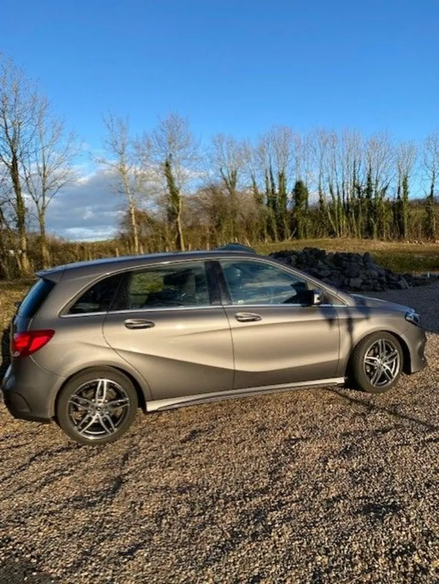 Mercedes-Benz B-Class 2017 - Image 2