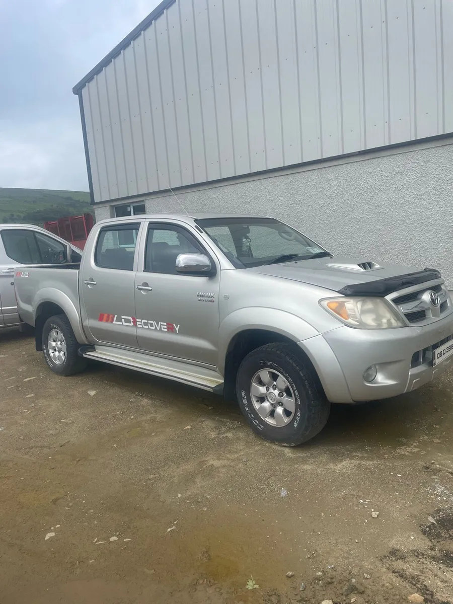 2008 Toyota hilux needs engine - Image 1