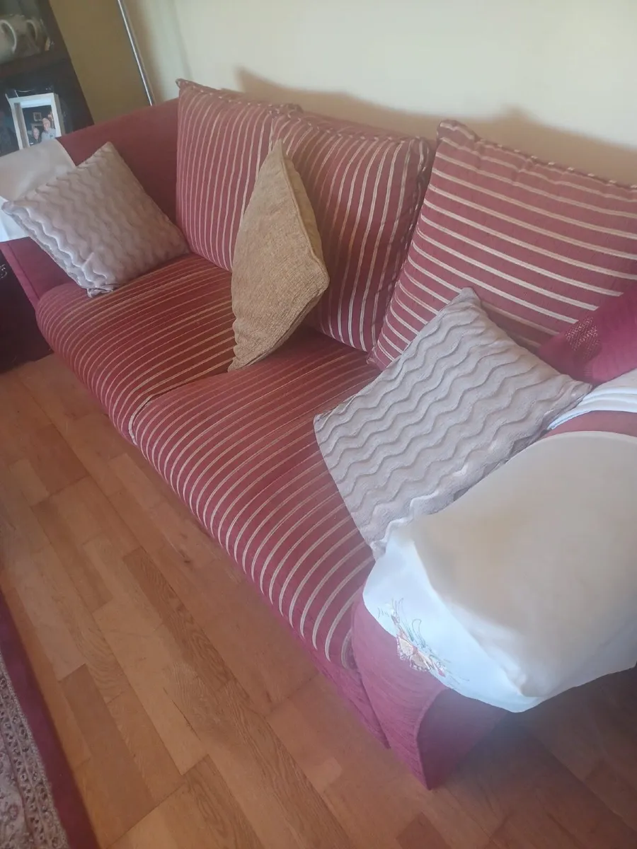 Two extremely comfie sofas for sale - Image 2