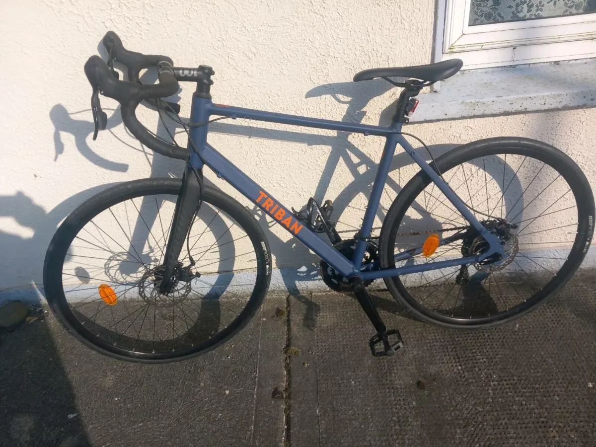 Road bike - Image 1
