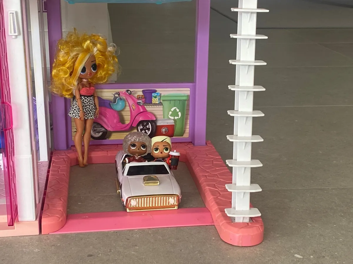 Dolls and dolls house - Image 2