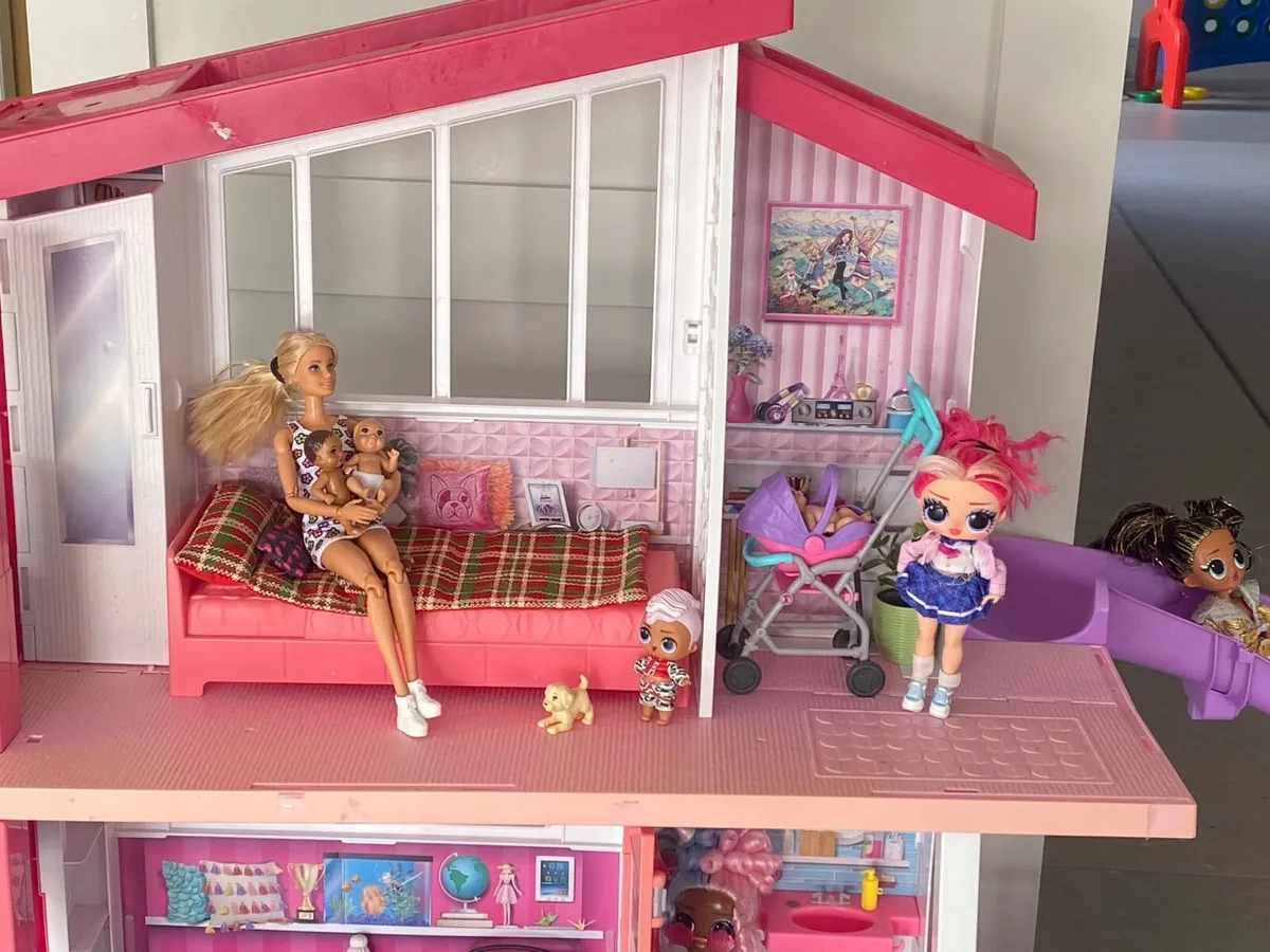 Dolls and dolls house - Image 4