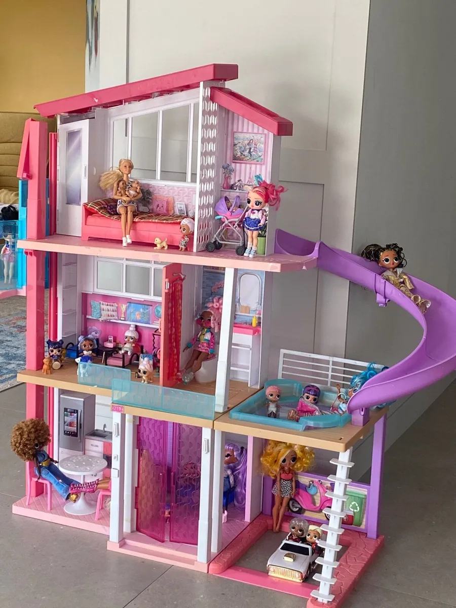 Dolls and dolls house - Image 1