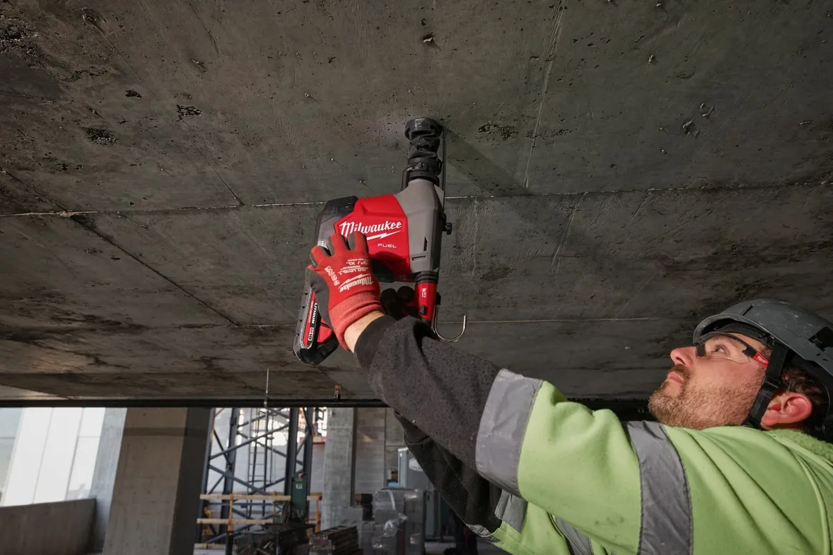 M18 Milwaukee Fuel Overhead SDS Drill + Bits - Image 4