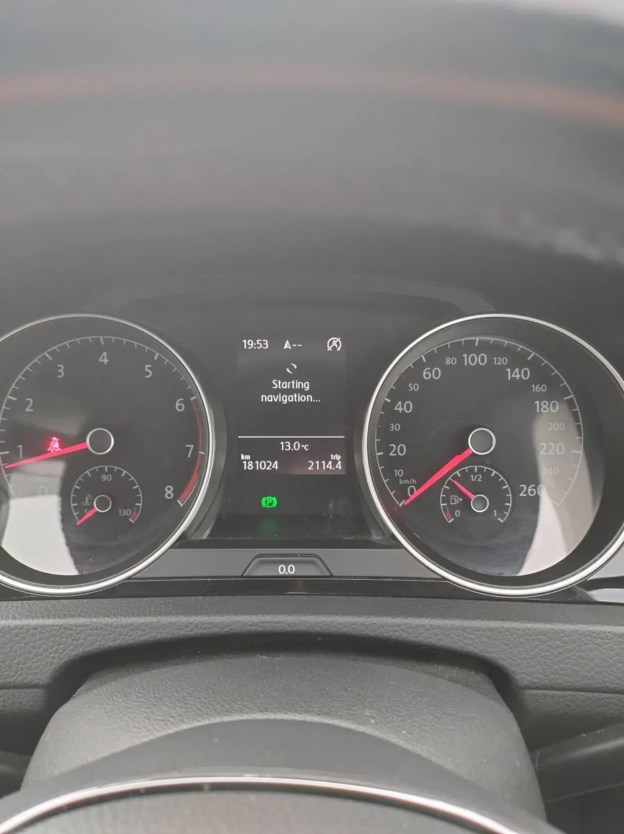 Volkswagen Golf 2015 Highline automatic - Image 2