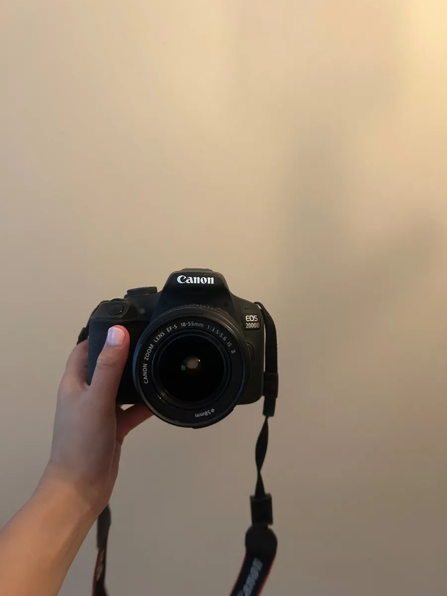 Canon EOS 2000D Camera - Image 3