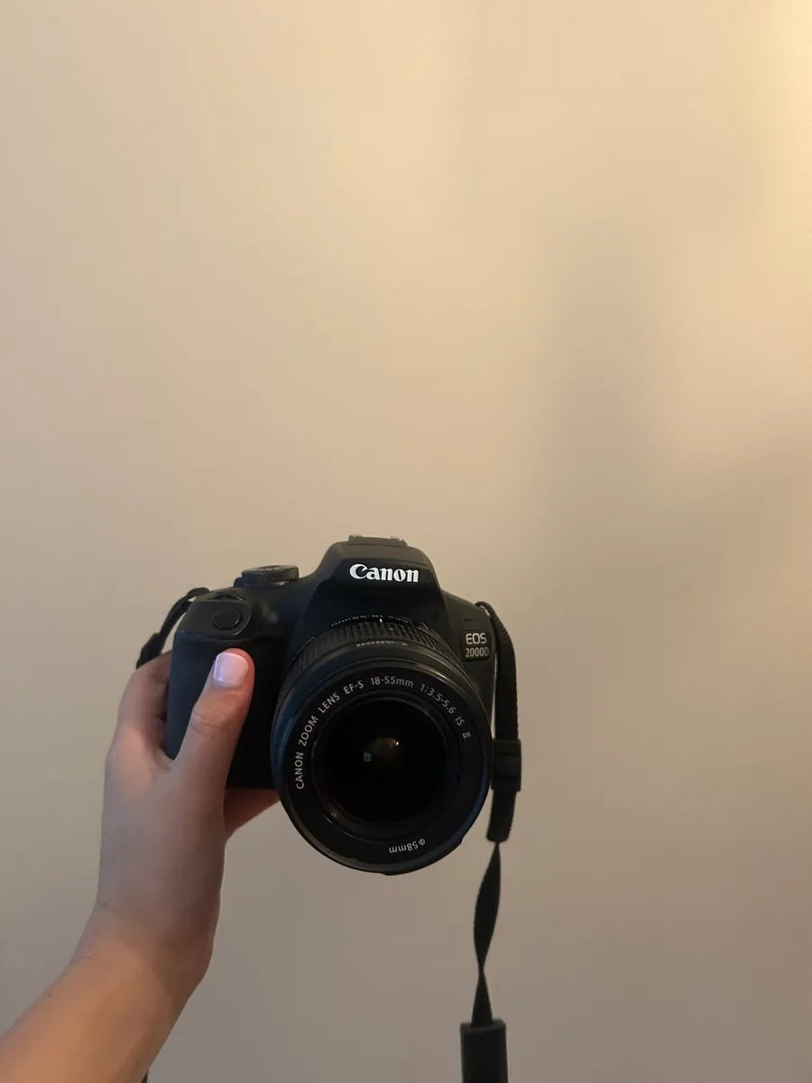 Canon EOS 2000D Camera - Image 4