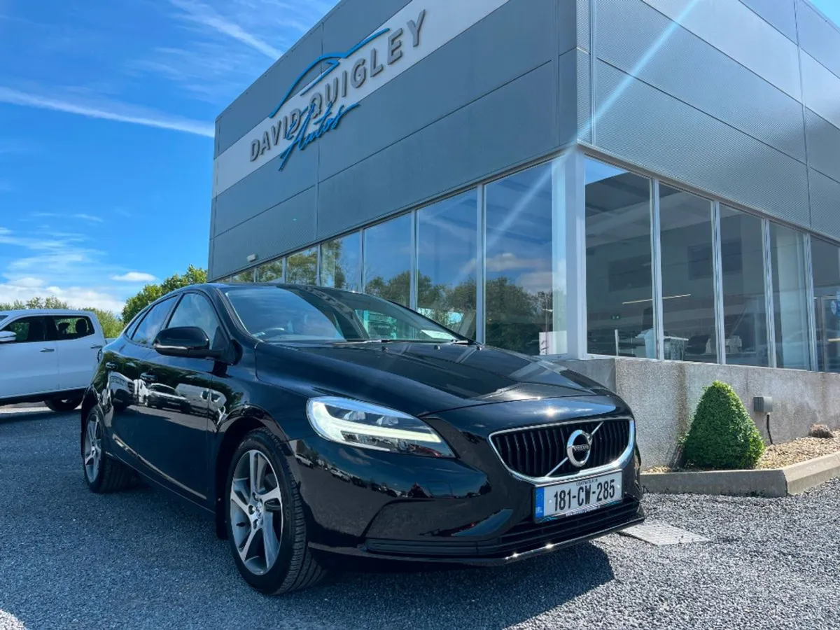 Volvo V40 D2 MOM ED 5DR 2.0d quality Assured Used - Image 2