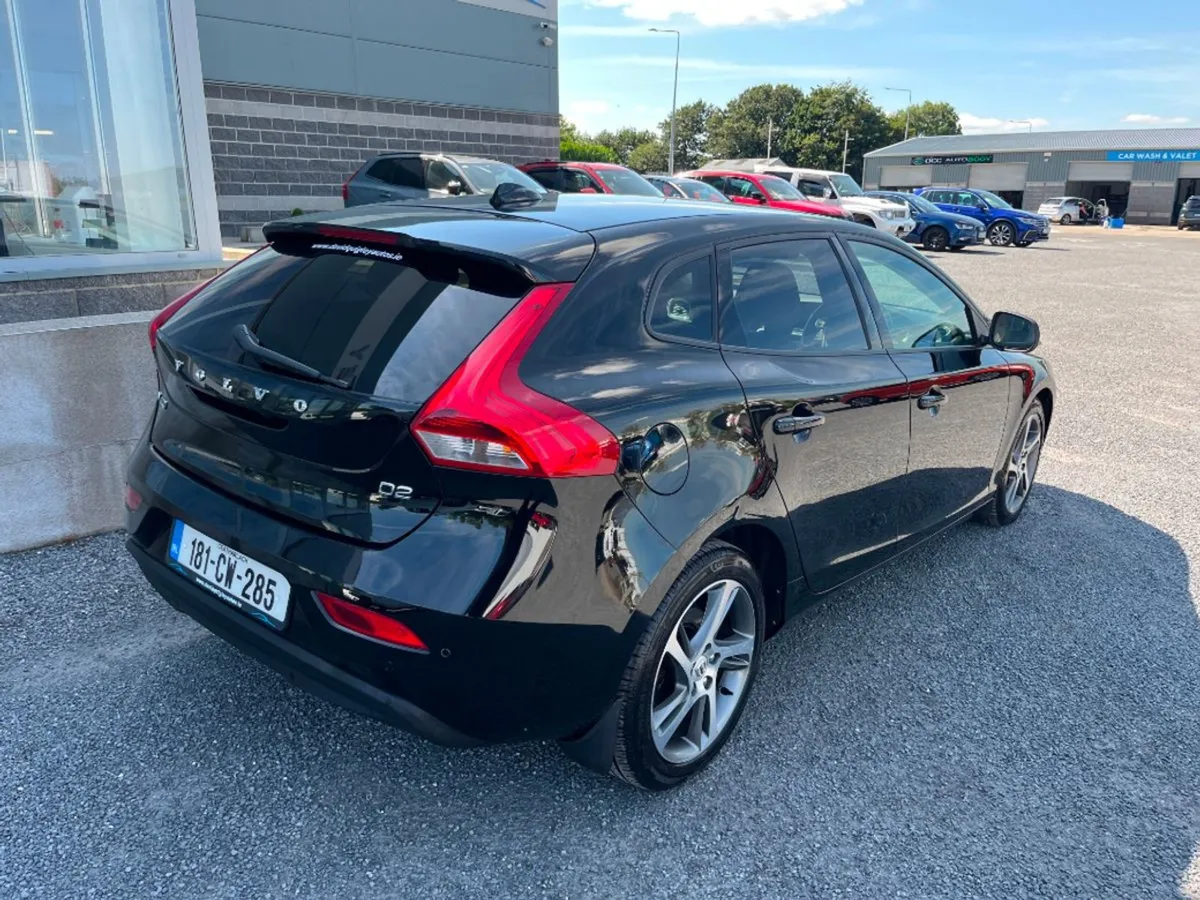 Volvo V40 D2 MOM ED 5DR 2.0d quality Assured Used - Image 3