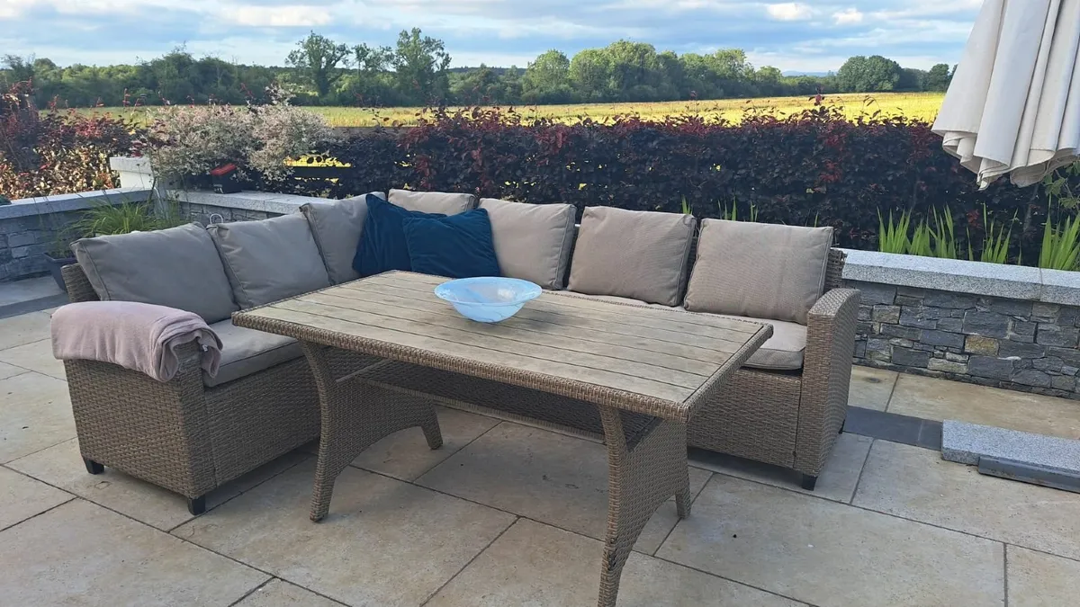 Rattan furniture set - Image 1