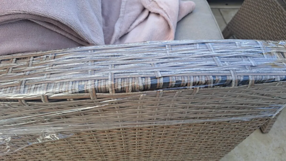 Rattan furniture set - Image 2
