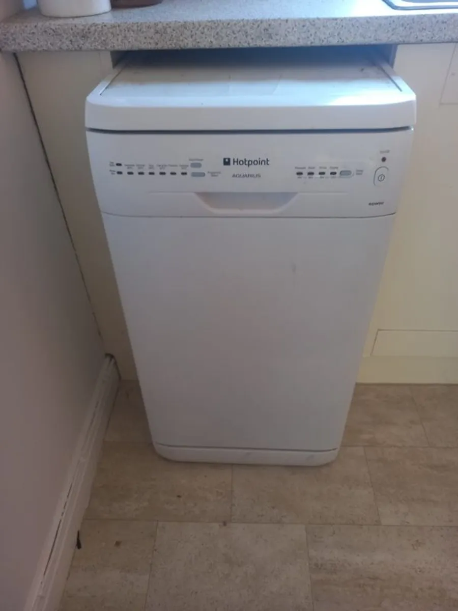 Small dishwasher